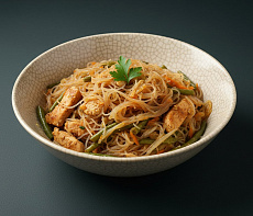 Жареные куропатки с гарниром из фунчозы