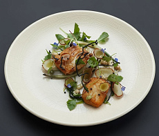 Осётр с нори