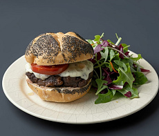 Бургеры с котлетами из кабана