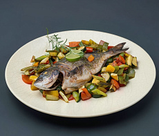 Пелядь с овощным рагу