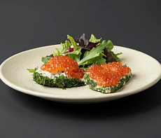 Новогодняя закуска с красной икрой