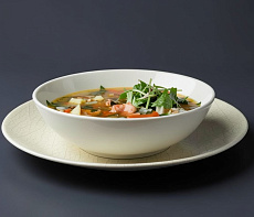 Двойная уха из сома и красной рыбы